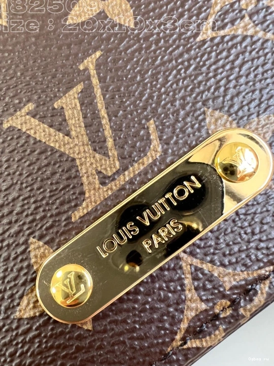Lily LOUIS VUITTON Wallet Chain On 0717